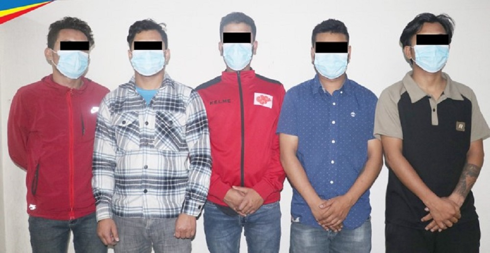 पर्यटकसँग जबर्जस्ती पैसा असुल्ने ५ युवक पक्राउ