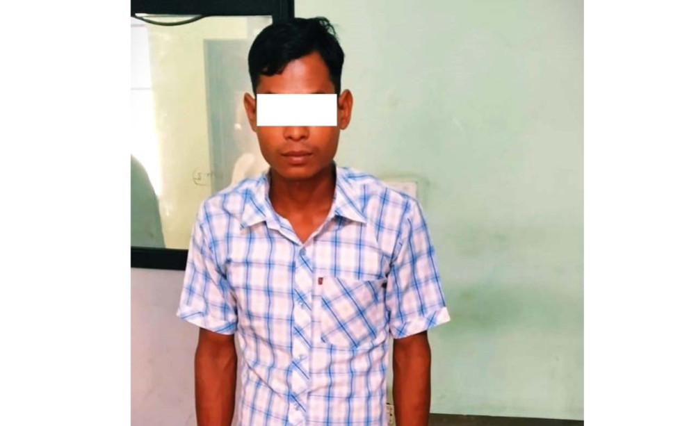 आठ लाख ४० हजारका आइफोनसहित एक पक्राउ