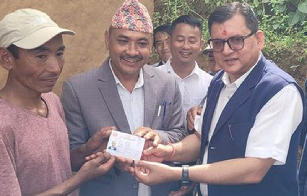 ‘हेर्ने कथा’ मार्फत भेटिएका प्रकाशले पाए नागरिकता