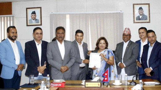 विमानस्थल मर्मतले उत्पन्न समस्याको समाधान खोज्न परराष्ट्रमन्त्री राणाको आग्रह