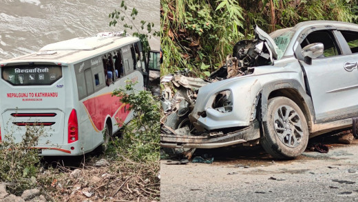 कारसँग ठोक्किँएर यात्रु बस त्रिशूलीमा खस्यो