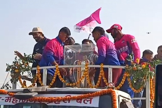 एनपीएल विजेता जनकपुर बोल्ट्सका खेलाडीलाई नगरपरिक्रमा