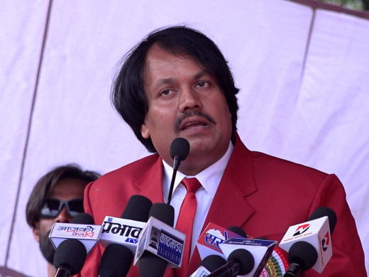 ‘सडेगलेको व्यवस्था स्वीकार्ने की बदल्न अगाडि बढ्ने?’