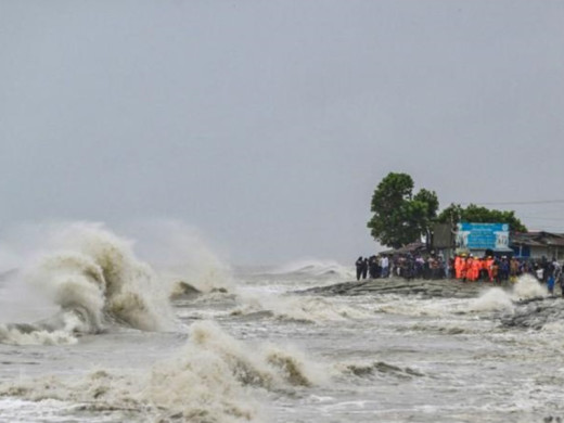 नेपालमा शक्तिशाली ‘रेमल’ चक्रवातको प्रभाव, कस्तो रहला मौसम?