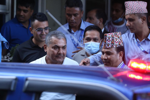 अदालतको आदेशपछि सर्वोच्च झिकाइए दुर्गा प्रसाईं, बन्दी प्रत्यक्षीकरणमा सुनुवाइ जारी