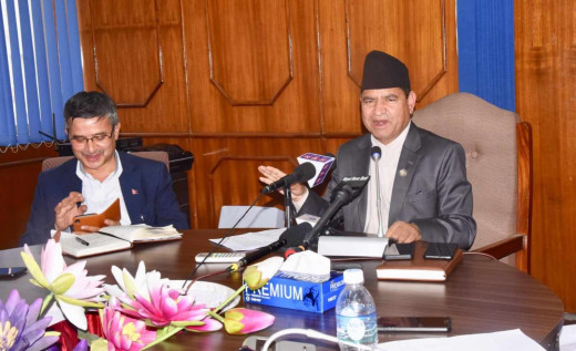 दसैँको बुकिङ खुल्नुअगाडि सडक सुधार गर्न यातायातमन्त्रीको निर्देशन