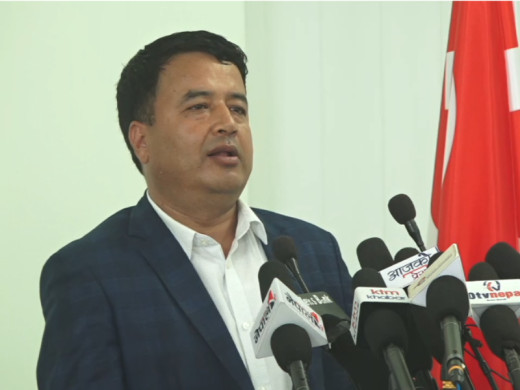 मध्यपहाडी राजमार्गमा हिँड्ने अधिकार केपी ओलीलाई मात्रै छ : महेश बस्नेत