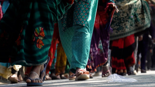 नाङ्गो पैतालाले मार्च गर्दै मिटरब्याज पीडित