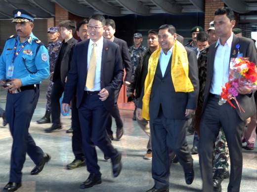 हृदयाघात भएपछि चीनमा अस्पताल भर्ना भएका गृहमन्त्री श्रेष्ठ स्वदेश फिर्ता 