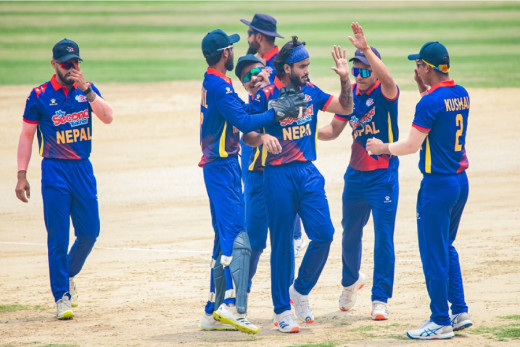 वेस्ट इन्डिजले गुमायो तेस्रो विकेट