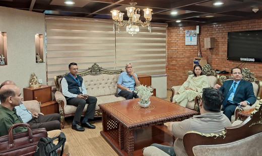 आँबुखैरेनी बस दुर्घटनाका घाइते भेट्न भारतीय राज्यमन्त्री काठमाडौं आइपुगिन