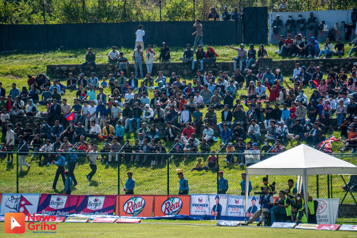 क्यानडाविरुद्व पहिले फिल्डिङ गर्दै नेपाल