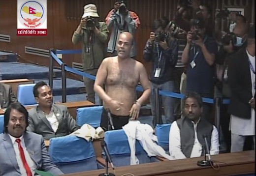 संसद् बाहिर सांसदहरूको प्रतिक्रिया : अमरेशकुमारको प्रस्तुति शोभनीय भएन, अरू के-के भने ?