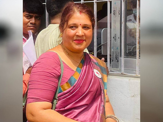 संघीय मामिला तथा सामान्य प्रशासन मन्त्रीको शपथ लिँदै जनमतकी अनितादेवी