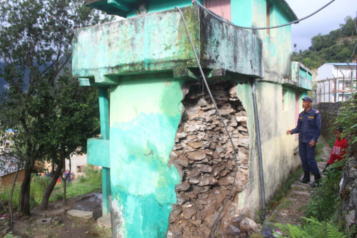  बाजुरा केन्द्रबिन्दु भएर भूकम्पको धक्का
