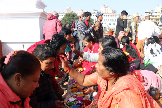 बालगोपालेश्वरमा भाइटीका लगाउनेहरूको घुइँचो