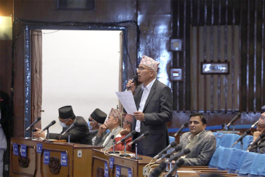 अर्थमन्त्रीमाथि पूर्वअर्थमन्त्रीको गम्भीर प्रश्न– बजेटअघि ११ सय विद्युतीय गाडी भित्रिनु संयोग मात्र हो ?