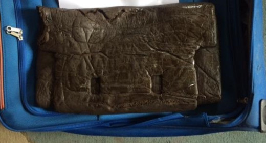 त्रिभुवन विमानस्थलबाट १२ केजी चरेससहित ३ जना पक्राउ