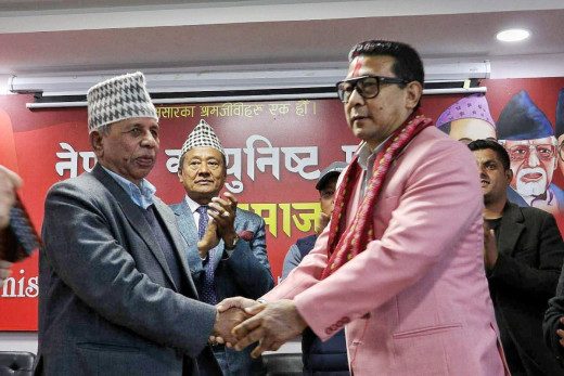 सांसद दीपक मनाङेले त्यागे एकीकृत समाजवादी