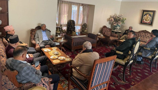 देउवाले गरे तीन दलका अध्यक्षसँग छलफल