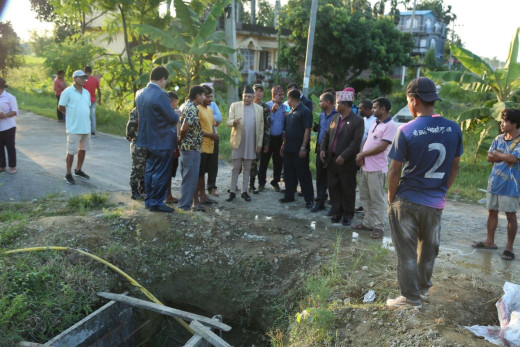 निर्वाचन क्षेत्रका विकास आयोजना बुझ्न सभामुख घिमिरे झापामा