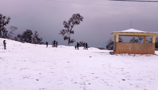 सुदूर पहाडमा हिमपात, जनजीवन प्रभावित