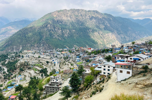 स्थानीय यार्सा टिप्न लेक गएका बेला मुगुमा सिंगो गाउँ लुटियो
