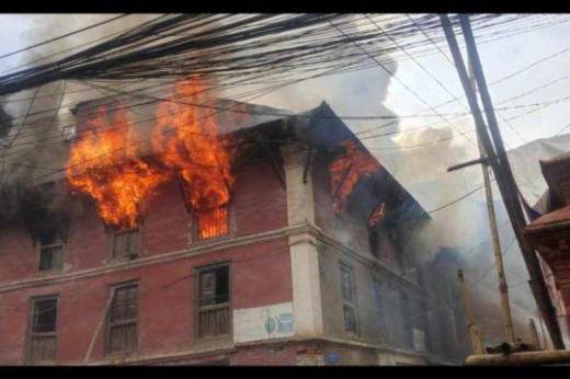 ललितपुरको बंगलामुखी नजिकै आगलागी