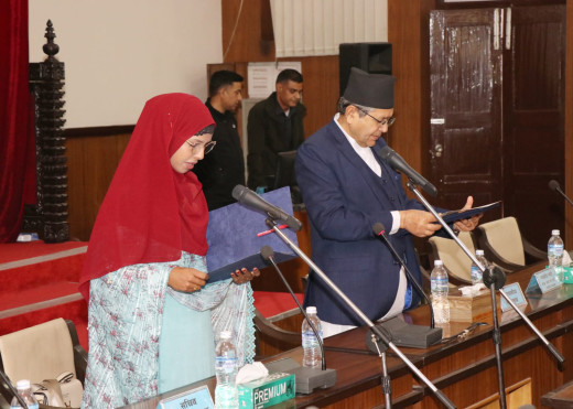 जसपा सांसद खानले लिइन् शपथ