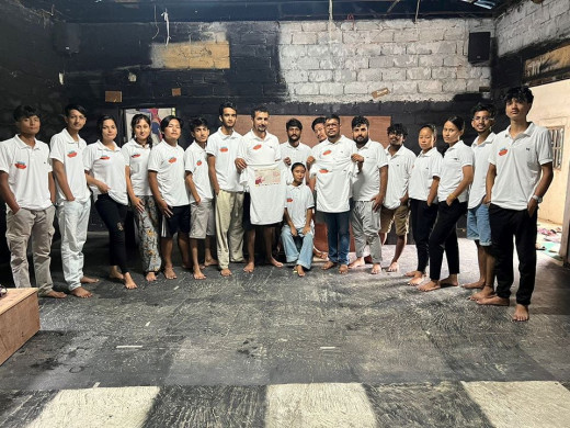 दमकमा ‘जयमाया आफूमात्रै लिखापानी आइपुगी’ नाटक मञ्चन हुँदै