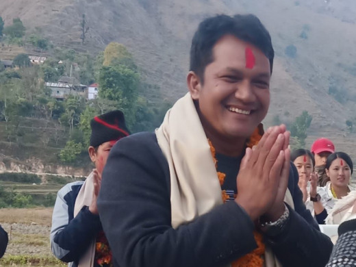 पद्मा अर्याललाई हरुवा भन्दै हरिनास गाउँपालिकाका अध्यक्ष मानन्धरले दिए राजीनामा 