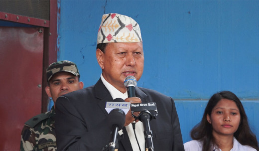 सुर्तीजन्य पदार्थको करमा चलखेल, स्वास्थ्य बीमा अलपत्र : मन्त्री बस्नेत 