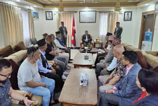 नक्कली शरणार्थी प्रकरण तथ्य र प्रमाणका आधारमा टुङ्गोमा पुर्याउँछौँ : गृहमन्त्री श्रेष्ठ