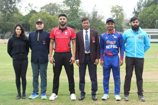 त्रिकोणात्मक टी–२० आई सिरिज: नेपालले हङकङविरुद्ध फिल्डिङ गर्दै 