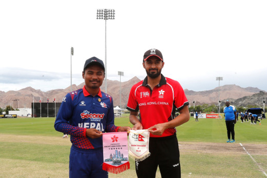 हङकङविरुद्ध फिल्डिङ गर्दै नेपाल