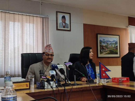 प्रधानमन्त्रीको भारत भ्रमणबारे पत्रकारलाई प्रश्न सोध्न रोक