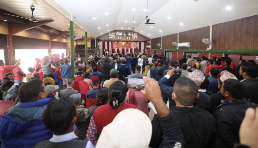 प्रधानमन्त्री प्रचण्डद्वारा आँबुखैरेनीमा अस्पतालको उद्घाटन