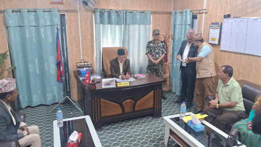 सुदूरपश्चिमको मुख्यमन्त्रीमा नाउपा रेशम पक्षका चौधरीको दाबी पेश 