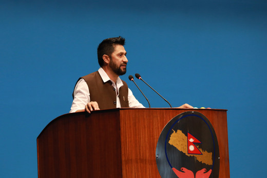 लामिछानेले आत्मालोचना गर्दै भने– भैँसी, राँगाको गफ गरेर पाँच वर्ष बिताउने हो भने हामीले गोबर बाहेक केही पाउँदैनौँ