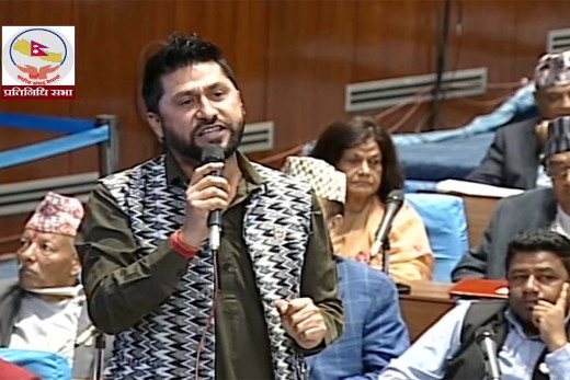 तीन जना नेताहरू काण्ड आएपछि एकअर्काबिना बाँच्न नसक्ने गरी किन मिल्छन् : रवि लामिछाने