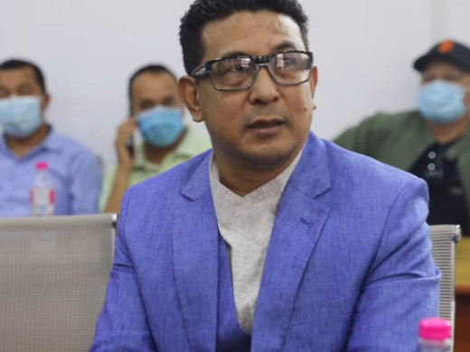 दीपक मनाङेको सांसद पद धरापमा परेको हो?