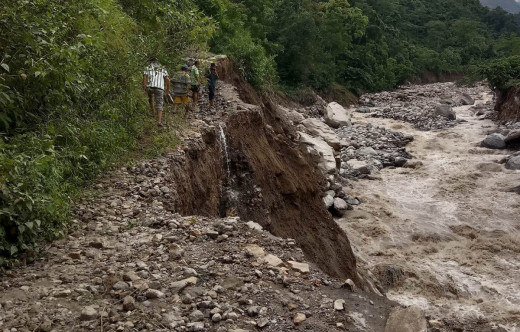 सडक बगेपछि साल्पासिलिछोमा आवागमन कष्टकर