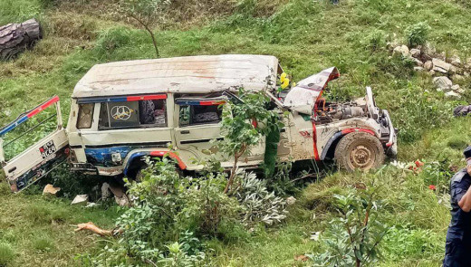 सल्यानमा जीप दुर्घटना हुँदा २ जनाको मृत्यु, १४ घाइते