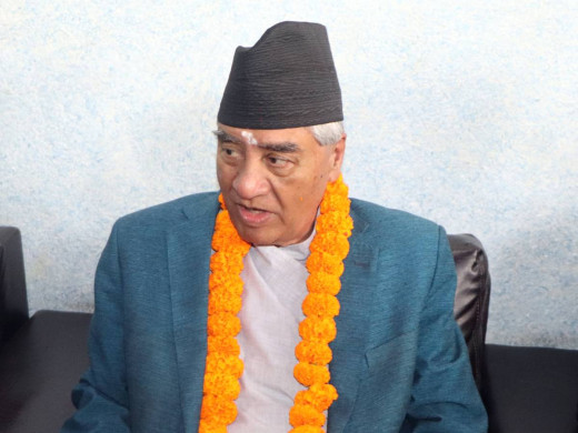 चितवन पुगेर बोले देउवा, भने— गणतन्त्रको विकल्प छैन