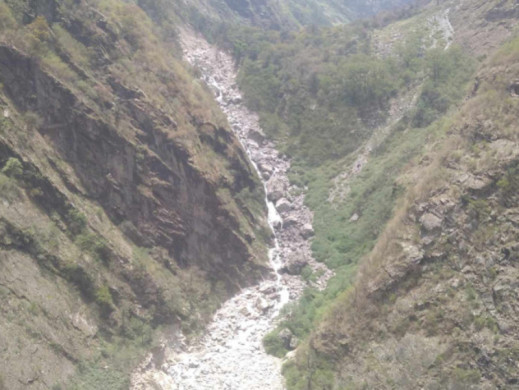 दोलखामा सुख्खा पहिरो झर्दा अलपत्र परेका ६० जनाको उद्धार