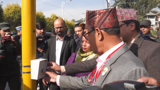 काठमाडौंमा ‘पेलिकन क्रसिङ’ जडान, पैदलयात्री आफैँले सवारी रोकेर बाटो काट्न सक्ने 