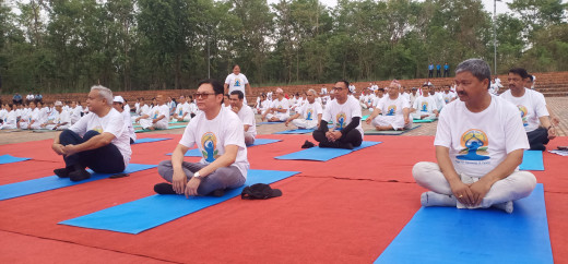 विश्व योग दिवस मनाइँदै, राष्ट्रपति र प्रधानमन्त्रीले दिए शुभकामना