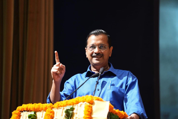 दिल्लीका मुख्यमन्त्री केजरीवालले आज राजीनामा दिँदै