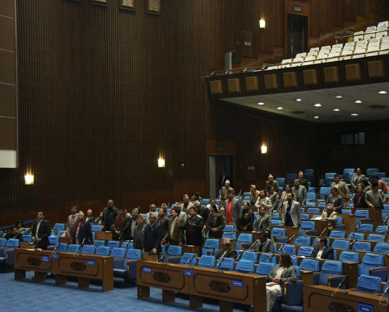 प्रतिनिधिसभा बैठक जारी: प्रतिपक्षी एमालेले गर्‍यो सरकारको ध्यानाकर्षण