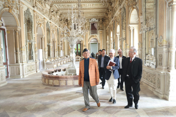 ओलीले गरे प्रधानमन्त्री प्रचण्डको कार्यालय अवलोकन